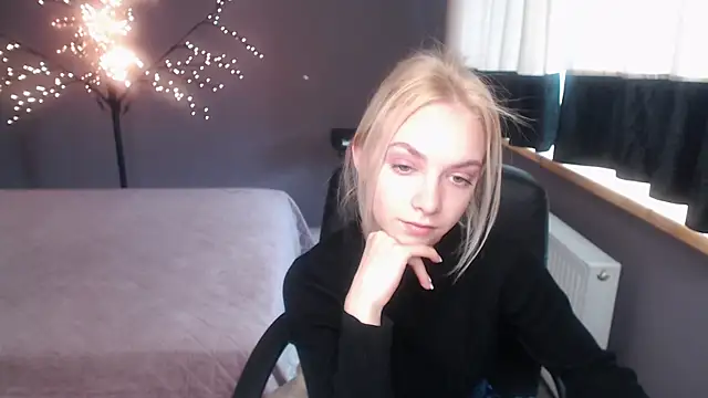 Snapshot of SonnySofia chatting on 04.21.26 SonnySofia online show from 04.21.26