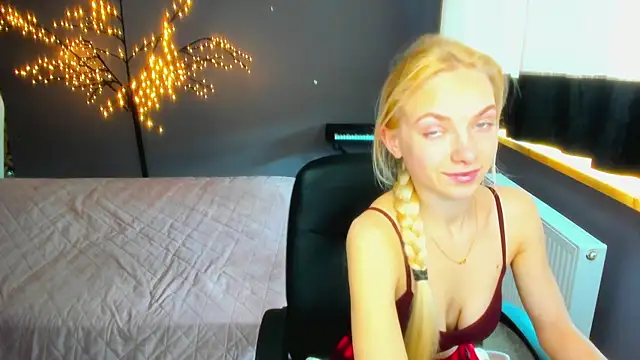 Snapshot of SonnySofia chatting on 04.27.26 SonnySofia online show from 04.27.26