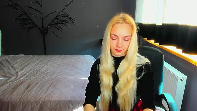 Snapshot of SonnySofia chatting on 04.29.26 SonnySofia online show from 04.29.26