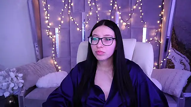 Snapshot of SsoftAura chatting on 04.30.26 SsoftAura online show from 04.30.26