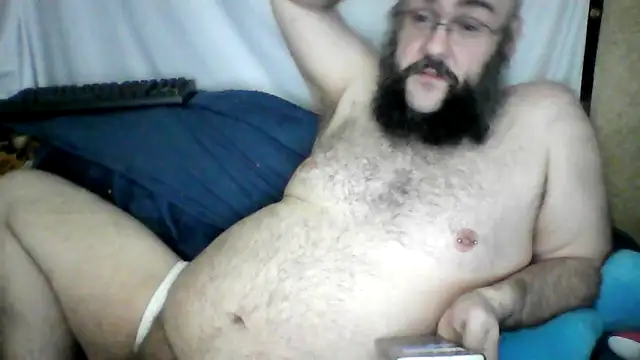 Snapshot of BriTheTopBear chatting on 04.22.26 BriTheTopBear online show from 04.22.26