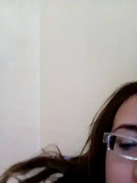 Snapshot of Nisrin_ay chatting on 04.14.26 Nisrin ay online show from 04.14.26