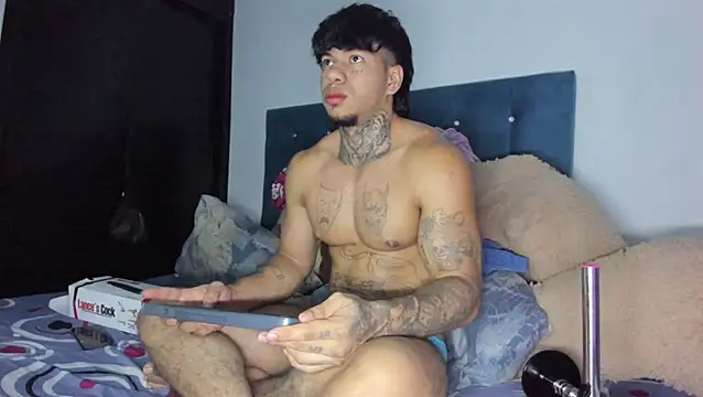 Snapshot of daamonxxx19_ chatting on 04.14.26 daamonxxx19 online show from 04.14.26