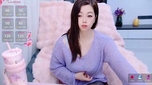 Snapshot of Millin-Mi chatting on 04.17.26 Millin-Mi online show from 04.17.26