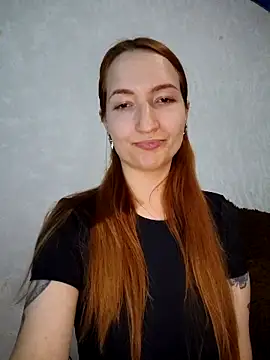 Snapshot of LeonaFox chatting on 05.06.26 LeonaFox online show from 05.06.26
