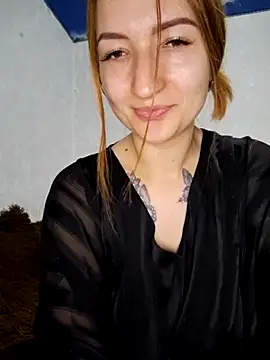 Snapshot of LeonaFox chatting on 05.20.26 LeonaFox online show from 05.20.26