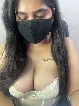 Snapshot of sarasofiaa_ chatting on 05.20.26 sarasofiaa online show from 05.20.26