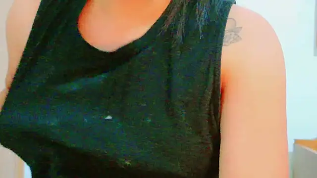 Snapshot of MojaditPussy chatting on 04.25.26 MojaditPussy online show from 04.25.26