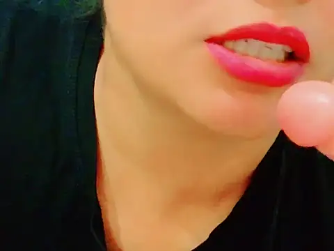 Snapshot of MojaditPussy chatting on 05.02.26 MojaditPussy online show from 05.02.26
