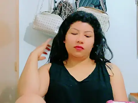 Snapshot of MojaditPussy chatting on 05.13.26 MojaditPussy online show from 05.13.26