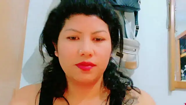 Snapshot of MojaditPussy chatting on 05.17.26 MojaditPussy online show from 05.17.26