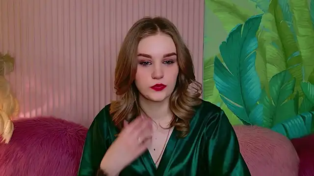 Molly Voses online show from 05.09.26