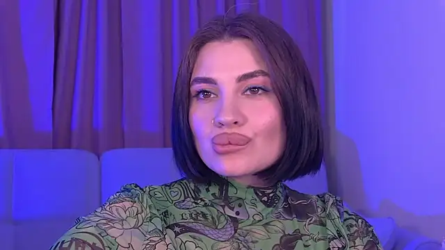 Snapshot of AdrianaToress chatting on 05.27.26 AdrianaToress online show from 05.27.26