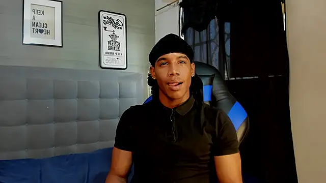 Snapshot of axel_silva4 chatting on 04.15.26 axel silva4 online show from 04.15.26