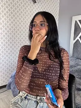 BabyLuli Pink online show from 04.22.26