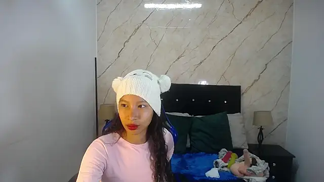 Snapshot of hasley_cute chatting on 04.28.26 hasley cute online show from 04.28.26