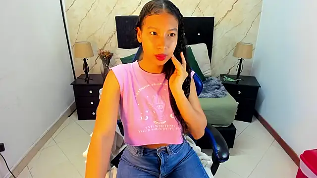 Snapshot of hasley_cute chatting on 05.21.26 hasley cute online show from 05.21.26
