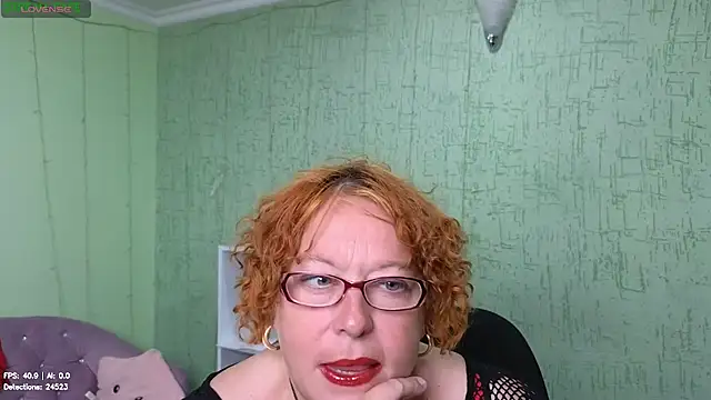 Snapshot of Fara_Flutte chatting on 07.14.26 Fara Flutte online show from 07.14.26