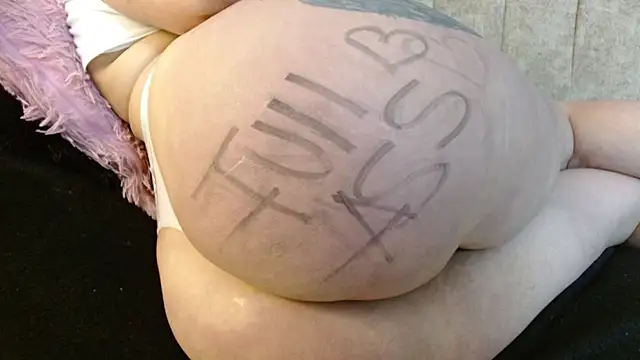 Snapshot of Melanie_Slut_nasty chatting on 05.08.26 Melanie Slut nasty online show from 05.08.26