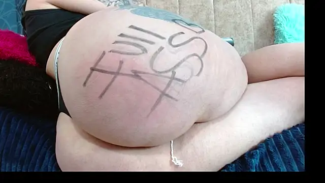Snapshot of Melanie_Slut_nasty chatting on 06.06.26 Melanie Slut nasty online show from 06.06.26