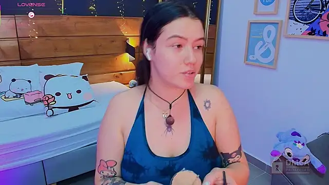 Snapshot of aria_bloomer chatting on 04.18.26 aria bloomer online show from 04.18.26