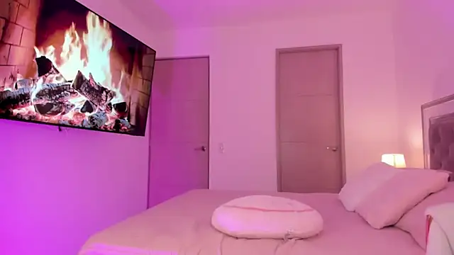 Snapshot of im_amberr chatting on 04.11.26 im amberr online show from 04.11.26