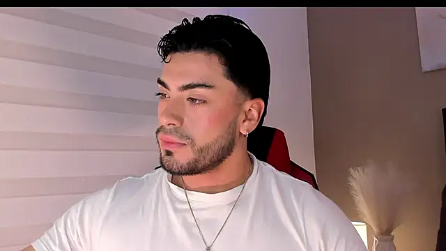 Snapshot of Alexander_Diazz chatting on 04.16.26 Alexander Diazz online show from 04.16.26
