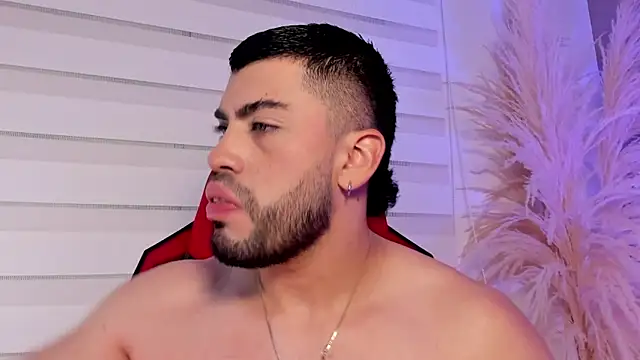 Snapshot of Alexander_Diazz chatting on 05.09.26 Alexander Diazz online show from 05.09.26