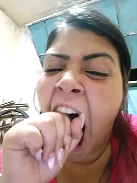 Snapshot of MeryCubanaRica chatting on 04.15.26 MeryCubanaRica online show from 04.15.26