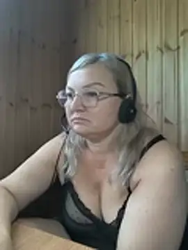 Snapshot of White-Chocolatte chatting on 06.04.26 White-Chocolatte online show from 06.04.26