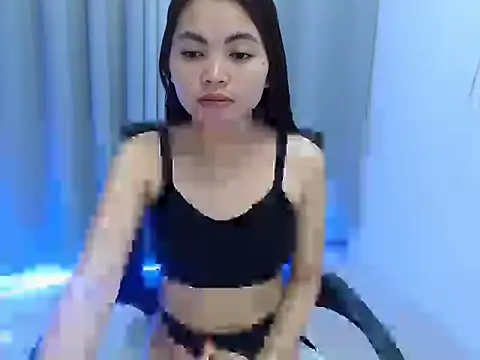 Snapshot of petitegirl123 chatting on 05.25.26 petitegirl123 online show from 05.25.26