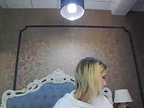 Snapshot of Ivy_Quin chatting on 04.15.26 Ivy Quin online show from 04.15.26