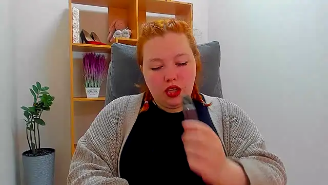 Snapshot of Aillia-Rous chatting on 04.18.26 Aillia-Rous online show from 04.18.26