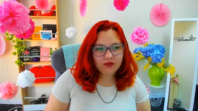 Snapshot of Aillia-Rous chatting on 06.17.26 Aillia-Rous online show from 06.17.26