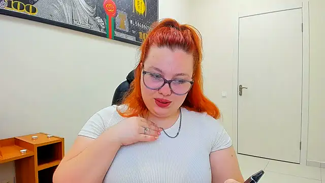 Snapshot of Aillia-Rous chatting on 06.28.26 Aillia-Rous online show from 06.28.26
