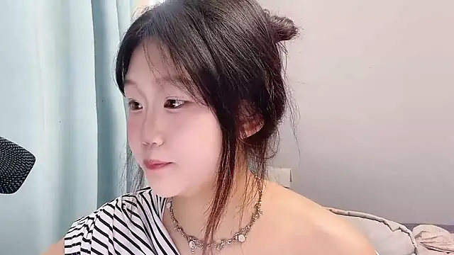 Snapshot of Lilababy00 chatting on 04.17.26 Lilababy00 online show from 04.17.26