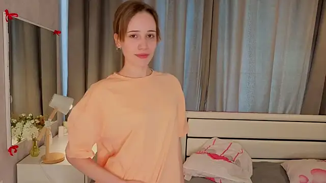 Snapshot of MitsuePostel chatting on 04.28.26 MitsuePostel online show from 04.28.26