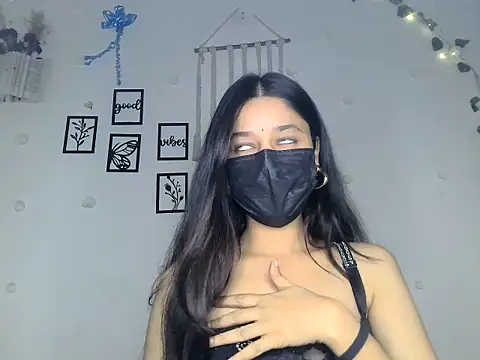 Snapshot of HOT_SNEHA4 chatting on 05.13.26 HOT SNEHA4 online show from 05.13.26
