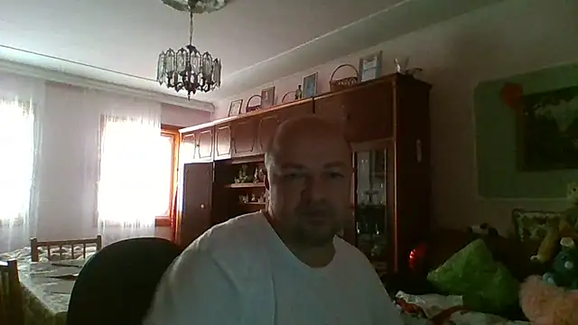Snapshot of Luceriusbigass chatting on 07.05.26 Luceriusbigass online show from 07.05.26