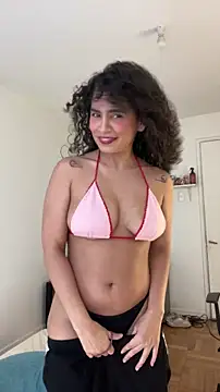 Snapshot of holaRosa chatting on 04.12.26 holaRosa online show from 04.12.26