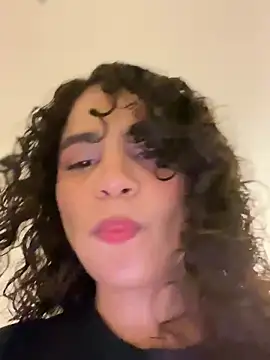 Snapshot of holaRosa chatting on 06.16.26 holaRosa online show from 06.16.26