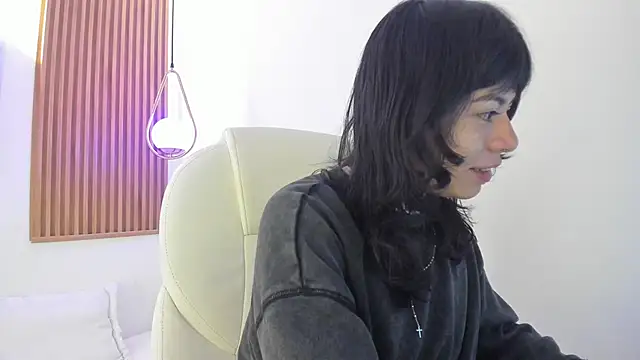 Snapshot of ghostmila chatting on 04.30.26 ghostmila online show from 04.30.26