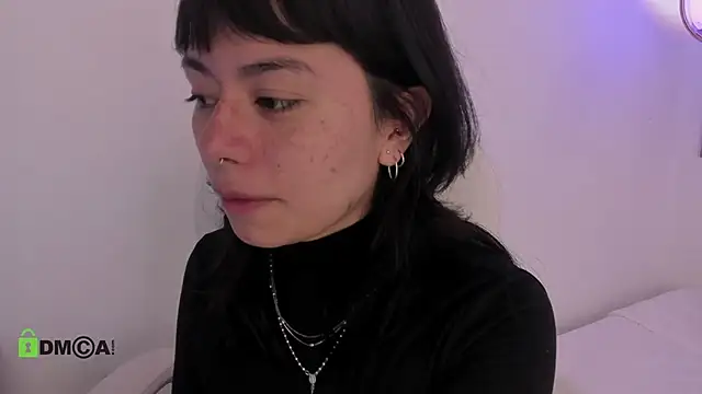 Snapshot of ghostmila chatting on 05.10.26 ghostmila online show from 05.10.26