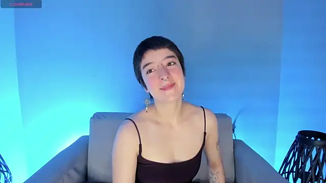 Snapshot of Atheena__ chatting on 06.04.26 Atheena online show from 06.04.26