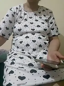 Snapshot of _RazaL_ chatting on 04.18.26 RazaL online show from 04.18.26