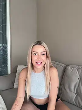 BlondeChiara online show from 04.12.26