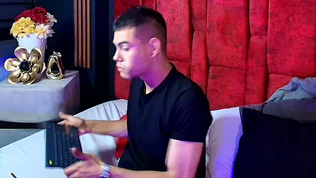 Snapshot of RomeoBoselli__ chatting on 06.08.26 RomeoBoselli online show from 06.08.26