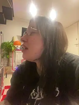 Snapshot of cherryxxox chatting on 04.16.26 cherryxxox online show from 04.16.26