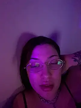 Snapshot of cherryxxox chatting on 04.18.26 cherryxxox online show from 04.18.26