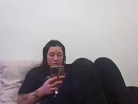 Snapshot of cherryxxox chatting on 04.26.26 cherryxxox online show from 04.26.26